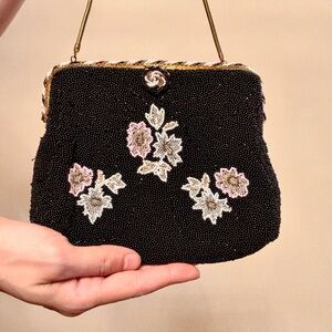 1940s beaded hand bag with satin lining